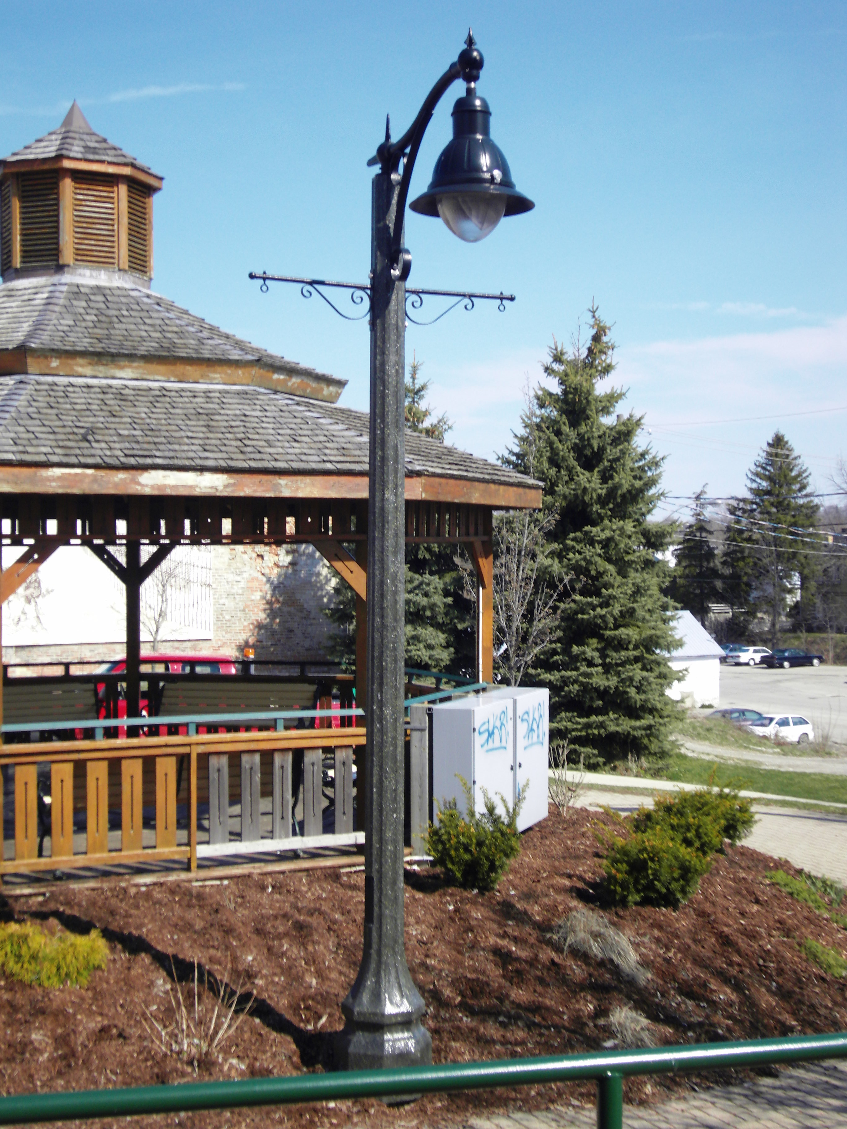 single lamp streetlight